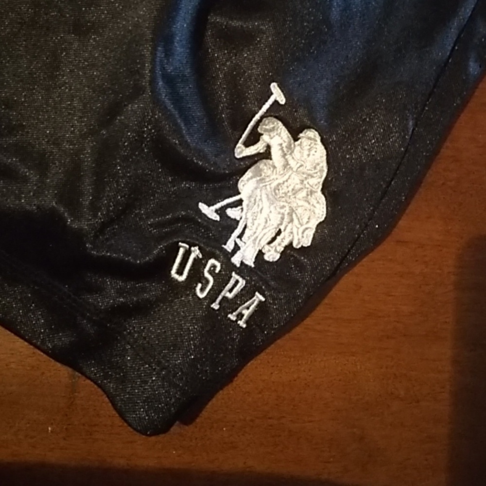 Shorts - Picture 2 of 4